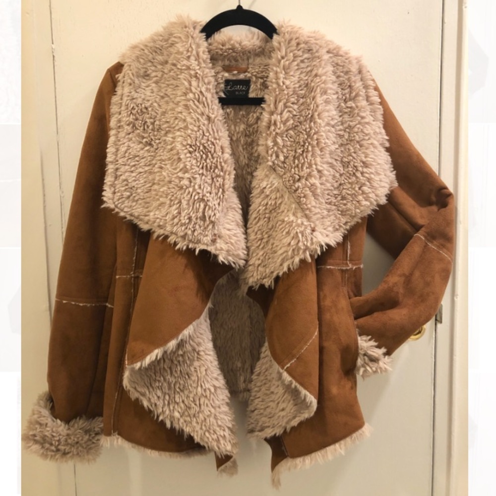 ❗️MAKE OFFER❗️(NWOT) Cascading FauxFur Winter Coat